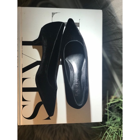 Sassy Velvet pumps - Picture 2 of 3